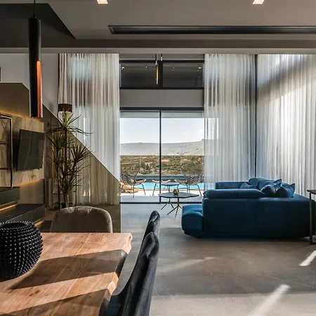 Villa Ria, 4 Bedrooms With Private Pool & Sea View