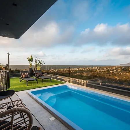 Ria, 4 Bedrooms With Private Pool & Sea View Villa *